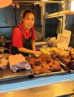 British smart guy goes to Hangzhou morning market to eat