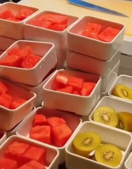 Korean sisters visit Shanghai and enjoy Chinese cuisine Korean sisters visit Shanghai and enjoy Chinese cuisine