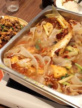 Finnish family battles against super spicy Chinese hot pot